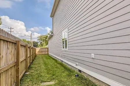 New Build 5 Min To Broadway Sleeps 10